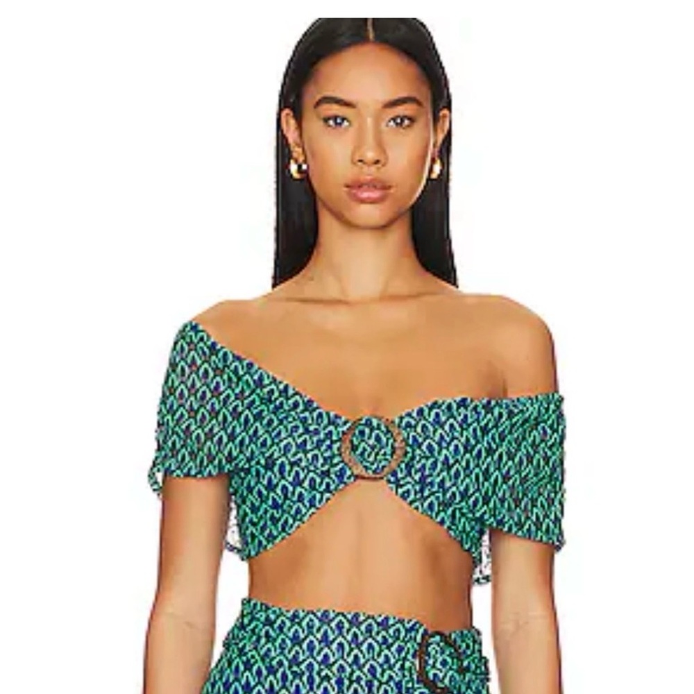 Green Off-Shoulder Crop Top with Ring Detail size XL